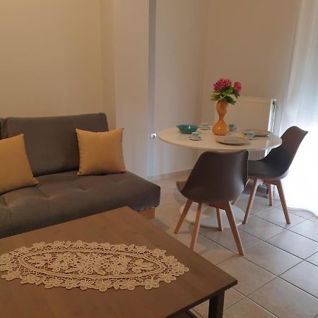 Comfortable Apartment In The Center Of Volos Very Close To The Port Exterior photo